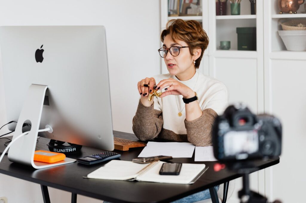 Coach Laptop PC Digital durchstarten So vermarktest du dein Expertenwissen erfolgreich online